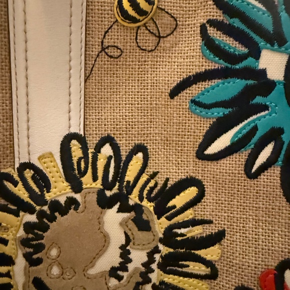 Coach Limited Edition “Bee & Flowers” Summer Bag - Picture 3 of 12